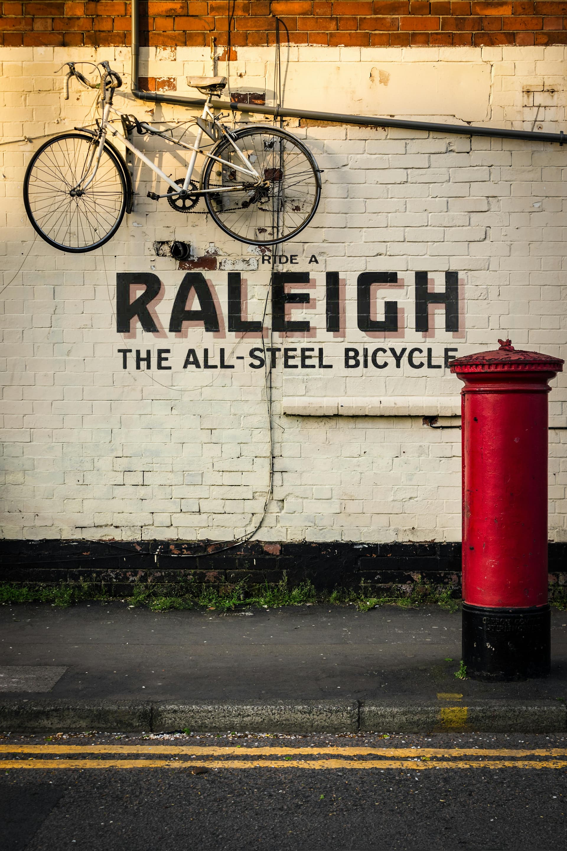 Vintage Raleigh bicycle mural